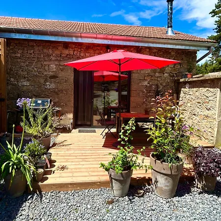 Gite Du Mont Mentes Lachapelle-Graillouse Exterior photo