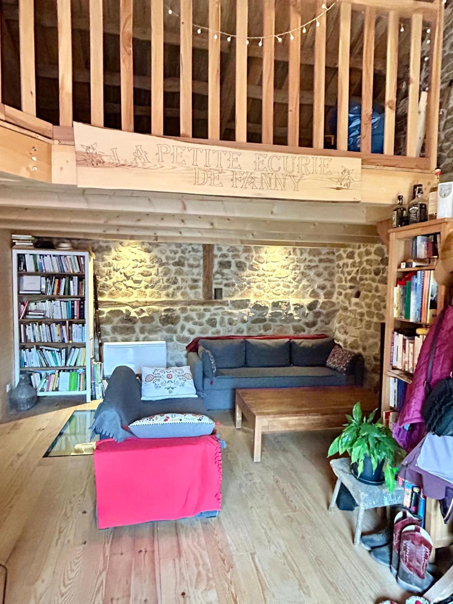 Du Mont Mentes Holiday home Lachapelle-Graillouse